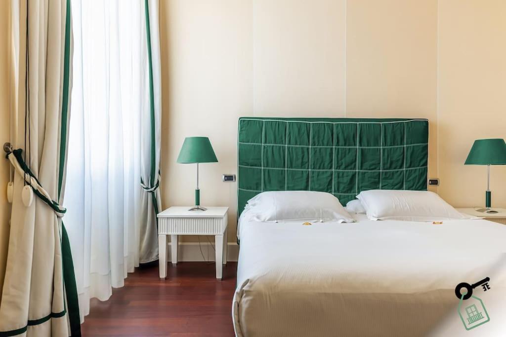 Hotel Rooms Ливорно Экстерьер фото