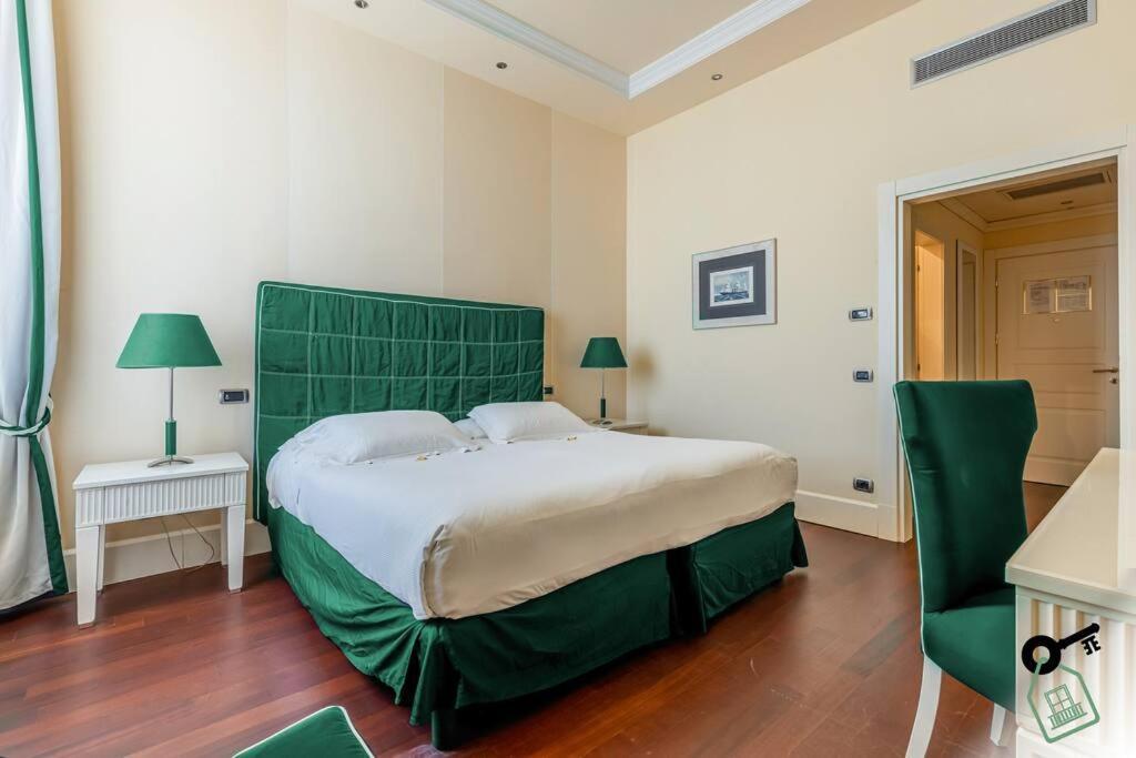 Hotel Rooms Ливорно Экстерьер фото
