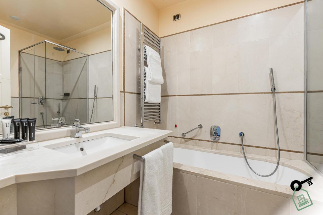 Hotel Rooms Ливорно Экстерьер фото