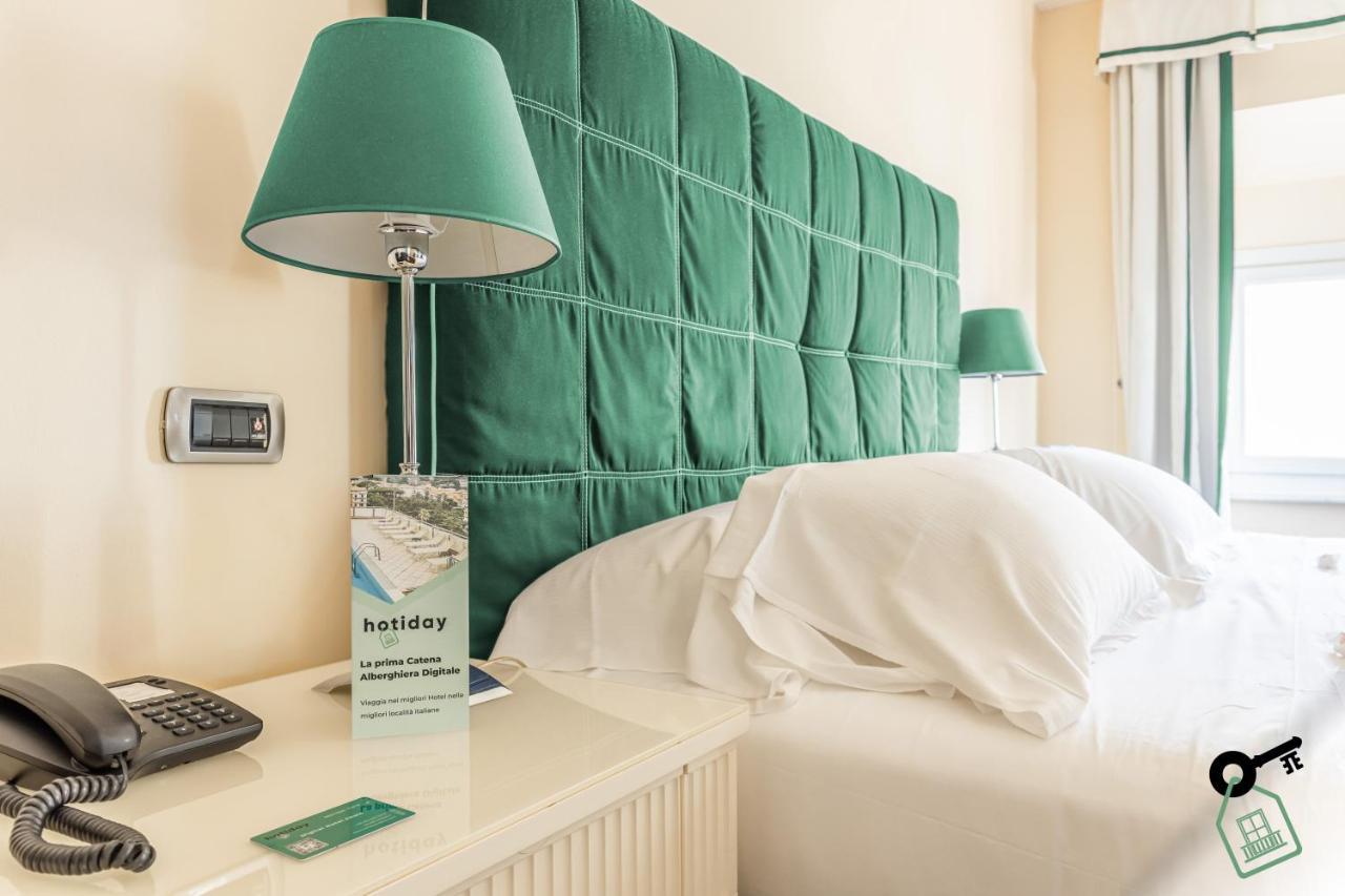 Hotel Rooms Ливорно Экстерьер фото